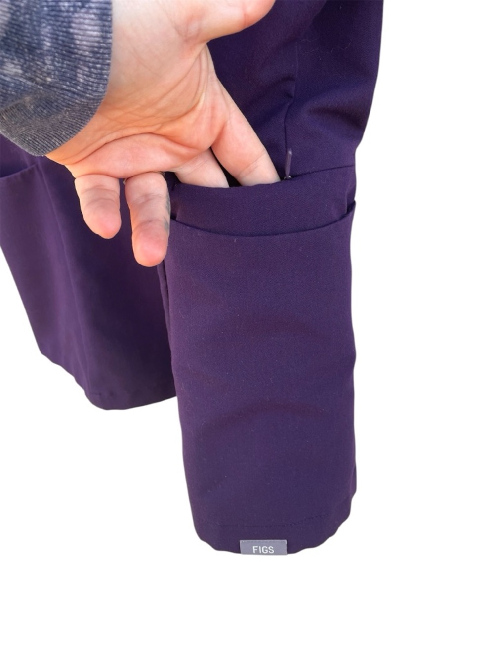 FIGS Inala Slim Scrub Top - Picture 7 of 11